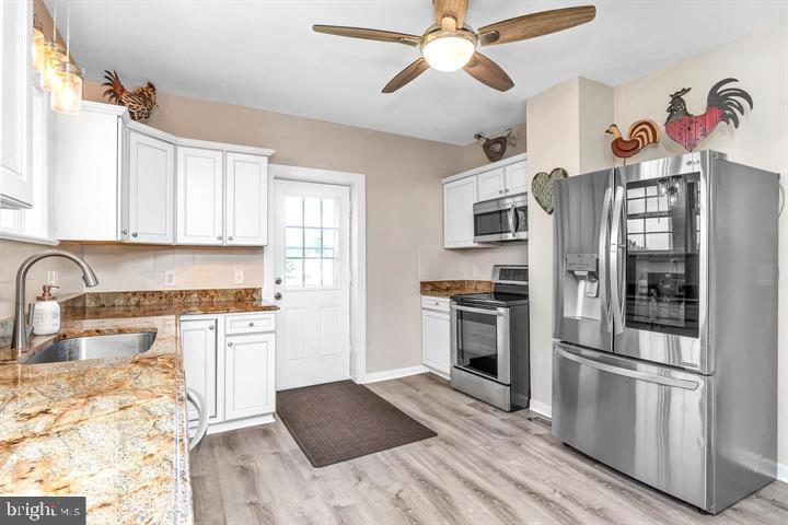10004 Plank Road Spotsylvania, VA 22553 - Photo 8 of 50 Kitchen