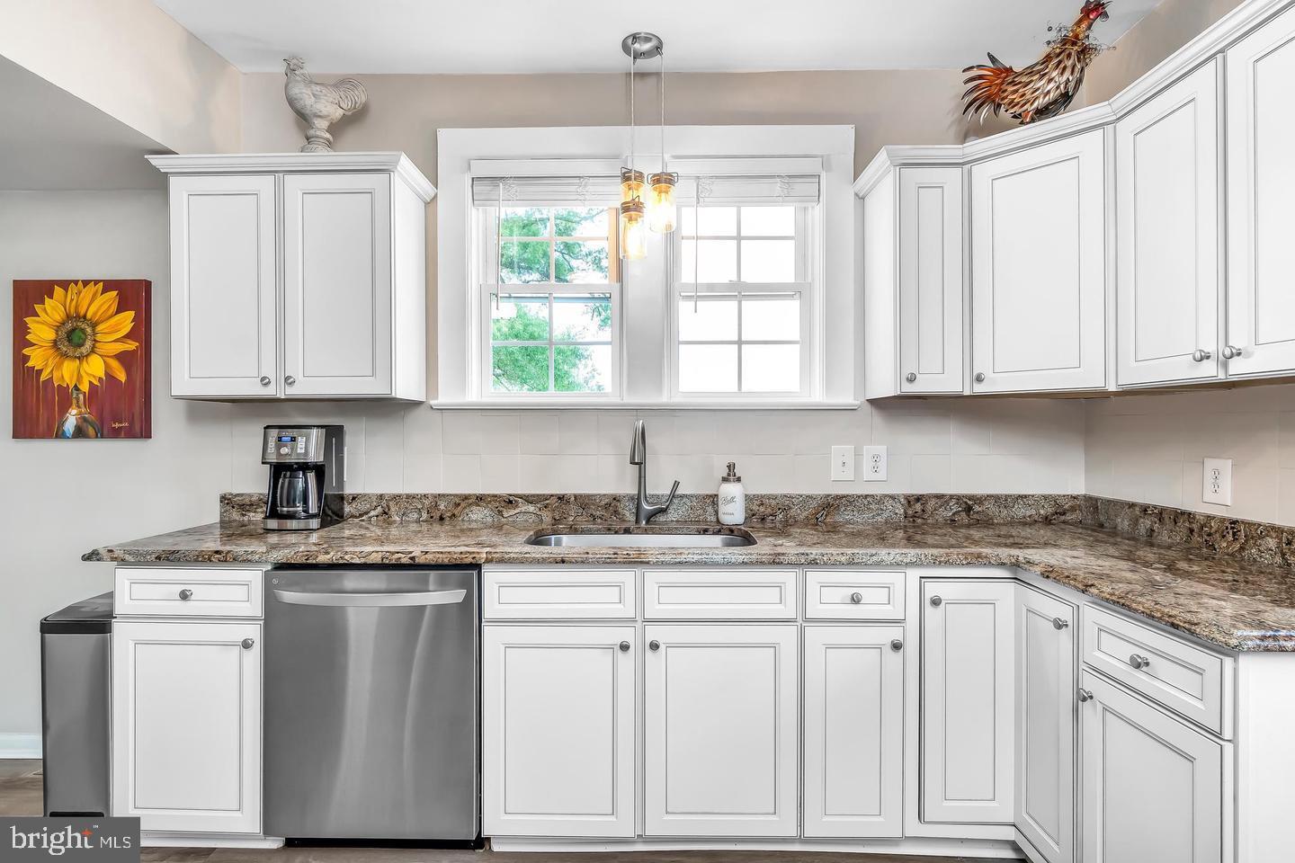 10004 Plank Road Spotsylvania, VA 22553 - Photo 9 of 50 Granite counters