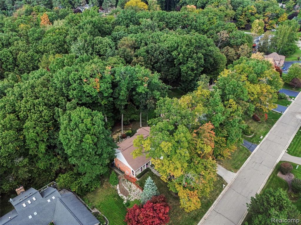 8265 Deerwood Road Clarkston, MI 48348 - Photo 45 of 50 Gallery Image 45