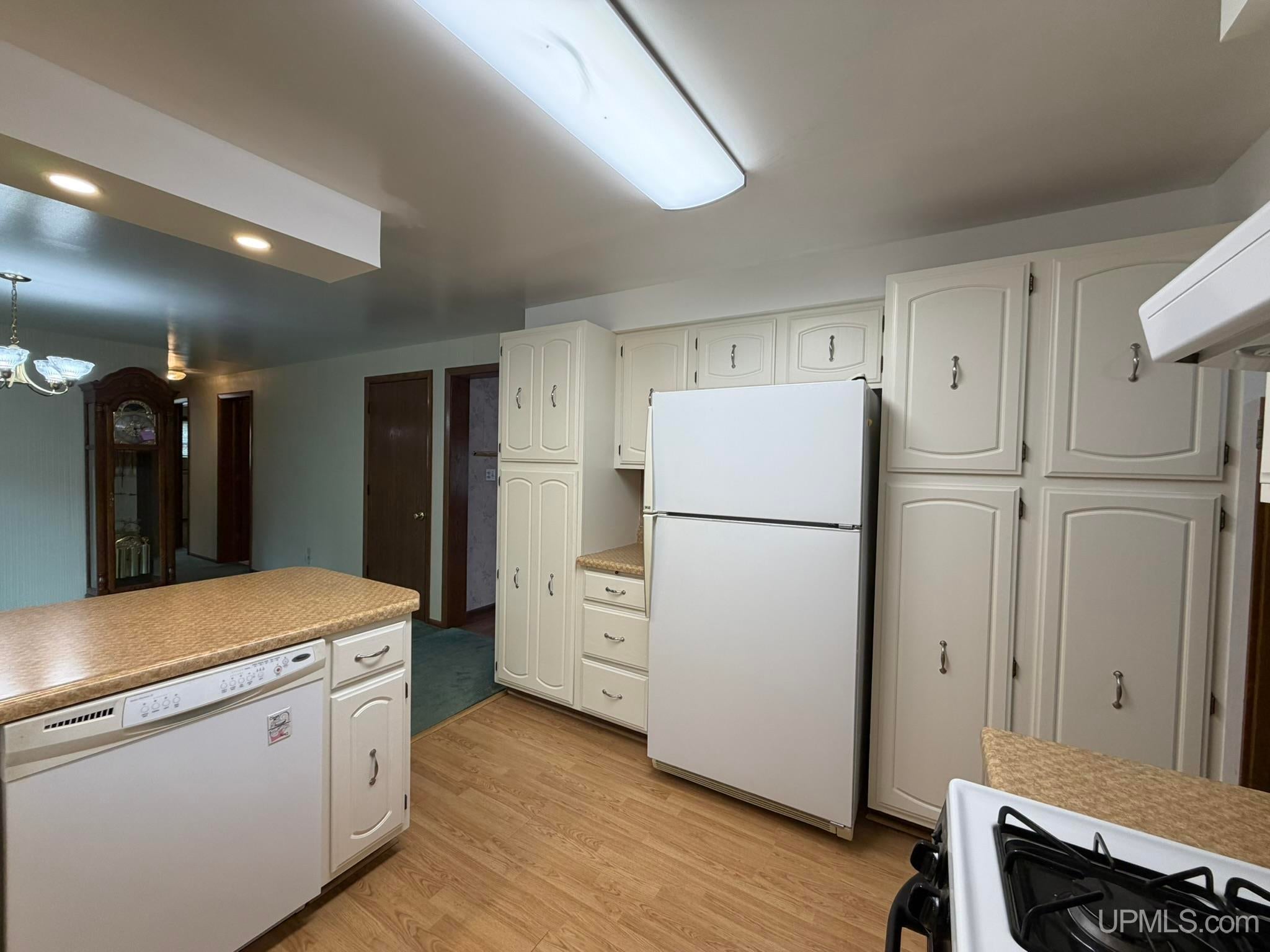 813 Turner Road Kingsford, MI 49802 - Photo 10 of 36 Gallery Image 10