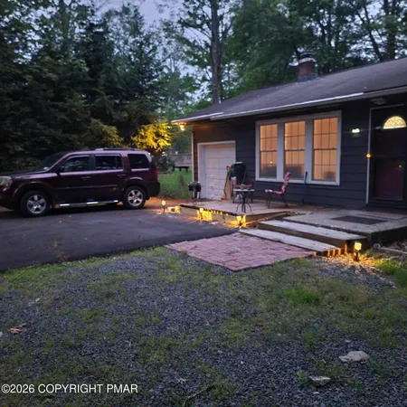 $2,500 | 195 Stillwater Drive, Pocono Summit, PA 18346