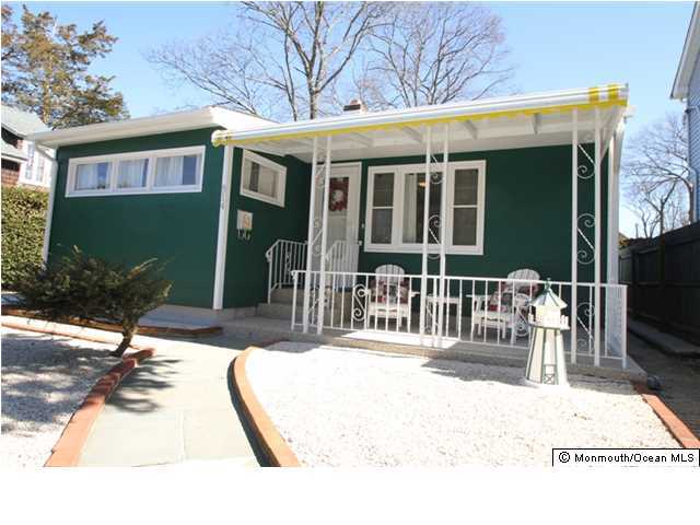 814 Sinclair Road Point Pleasant, NJ 08742 - Photo 3 of 23 a view of a house with a patio