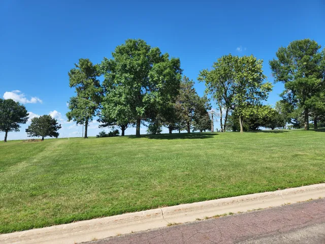 $15,000 | 1307 Northridge Drive, Lakefield, MN 56150