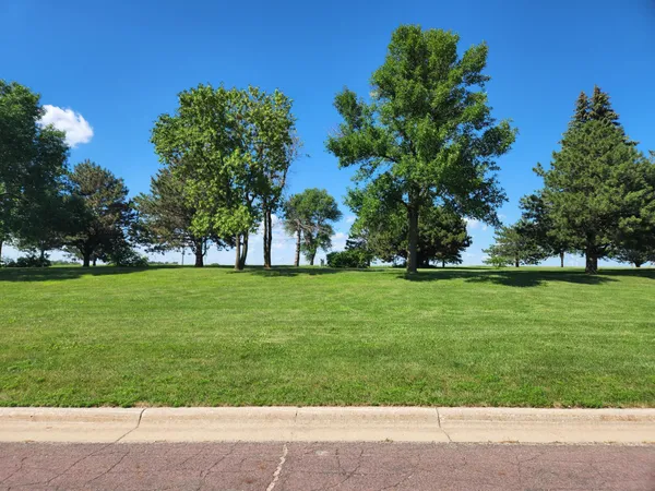 $15,000 | 1307 Northridge Drive, Lakefield, MN 56150