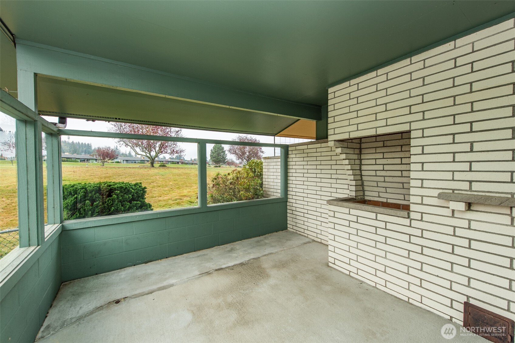 1301 South 3rd Avenue, Unit 19D Sequim, WA 98382 - Photo 24 of 35 a view of a porch
