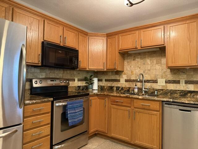 N43-w32877 Rasmus Road, Unit 7H Nashotah, WI 53058 - Photo 26 of 38 Kitchen