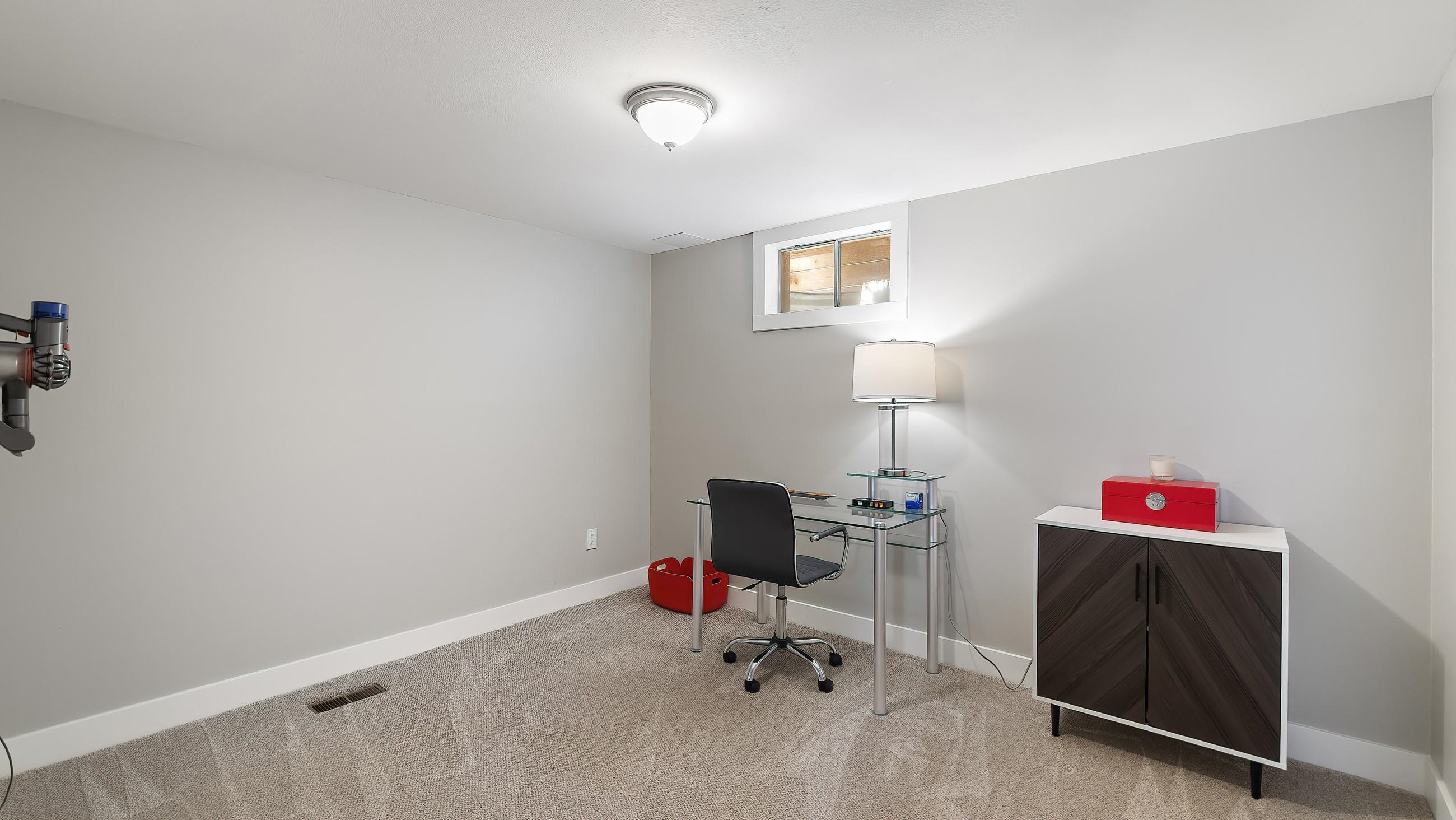 2710 West Regina Lane Spokane, WA 99218 - Photo 35 of 50