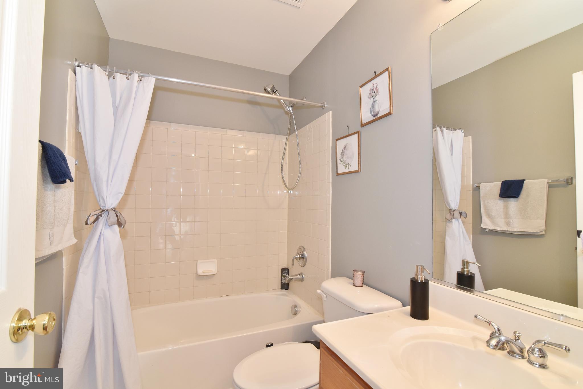 9074 Furey Road Lorton, VA 22079 - Photo 21 of 39 Bathroom 2