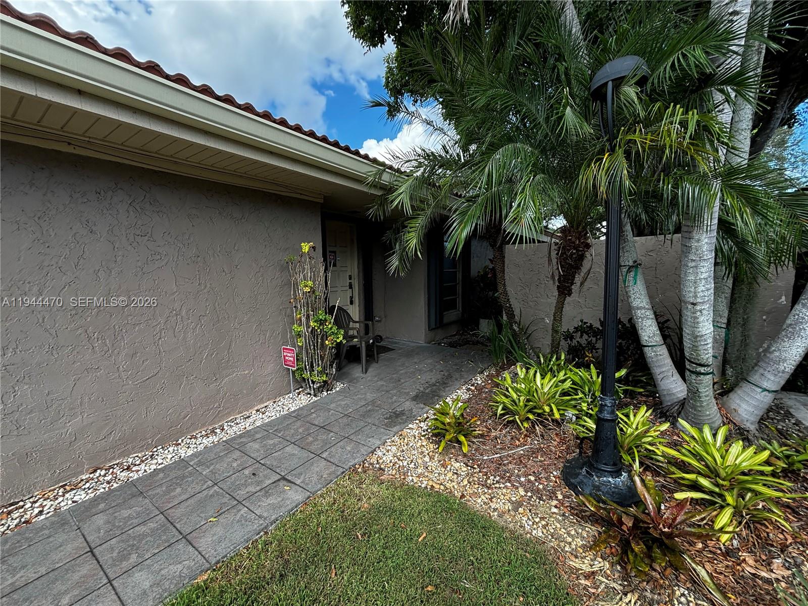 2001 St Andrews Road, Unit 121 Hollywood, FL 33021 - Photo 7 of 39 a view of outdoor space