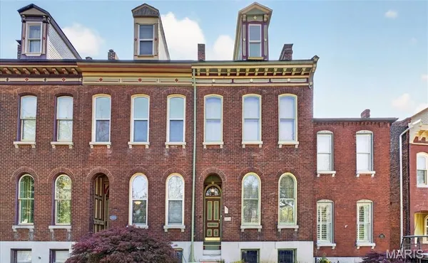 $457,800 | 2416 South 18th Street, St. Louis, MO 63104
