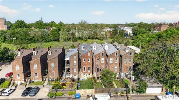 $457,800 | 2416 South 18th Street, St. Louis, MO 63104