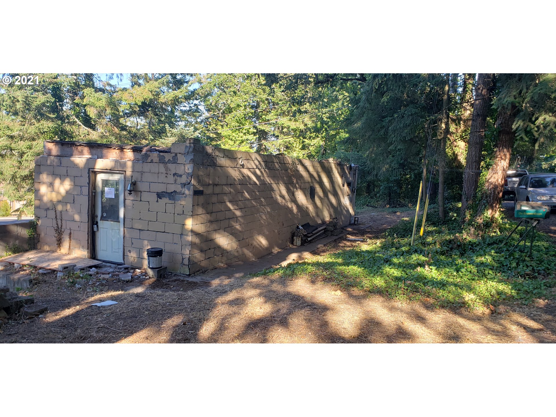 570 Lorane Highway Eugene, OR 97405 - Photo 9 of 11 a view of outdoor space and yard