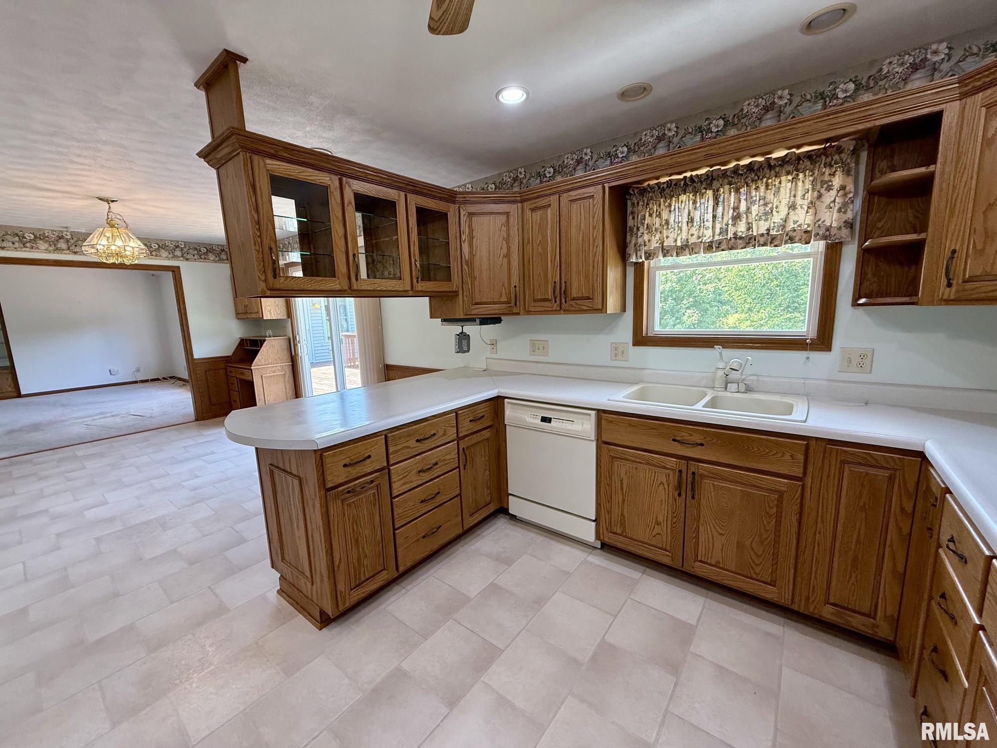 24822 Brookwood Hills Road Athens, IL 62613 - Photo 14 of 58