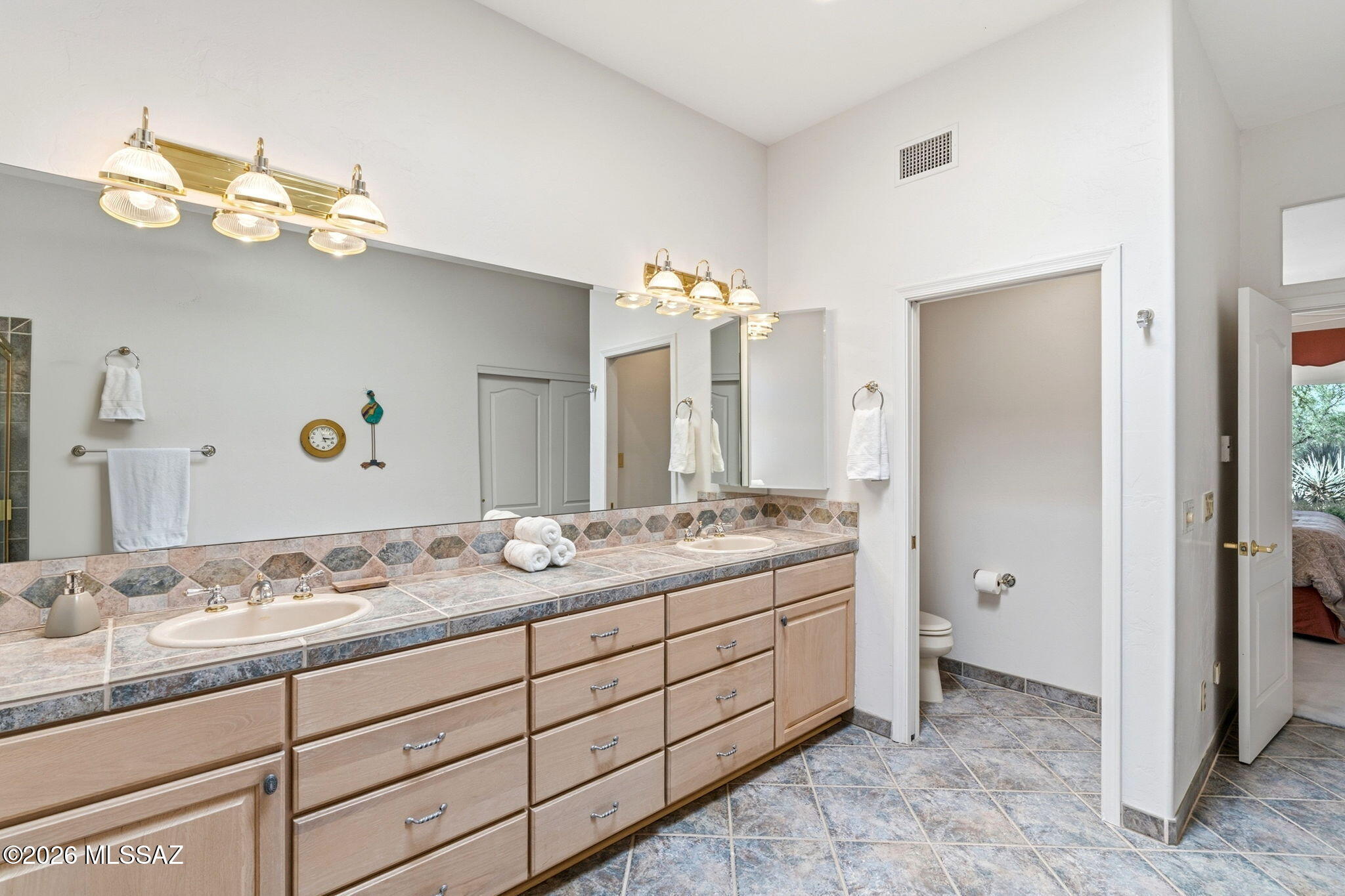 5323 North Ridge Spring Place Tucson, AZ 85749 - Photo 24 of 45 Primary Bath