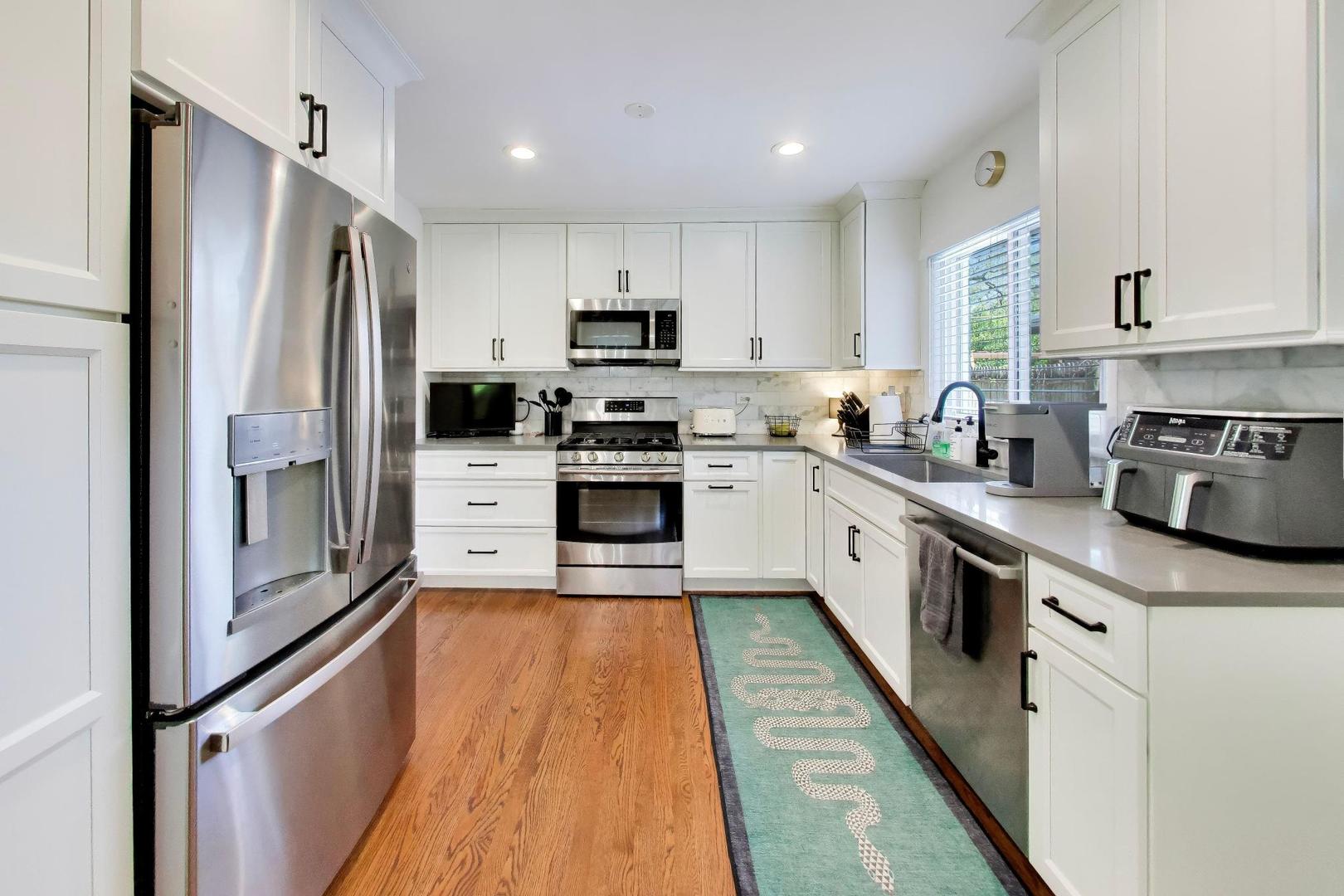 1153 Kenton Road Deerfield, IL 60015 - Photo 11 of 40 Gallery Image 11