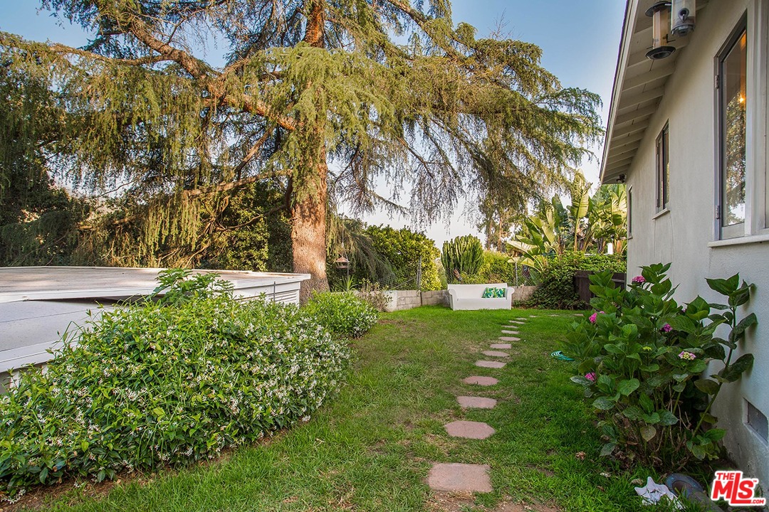 1081 Alta Pine Drive Altadena, CA 91001 - Photo 17 of 38