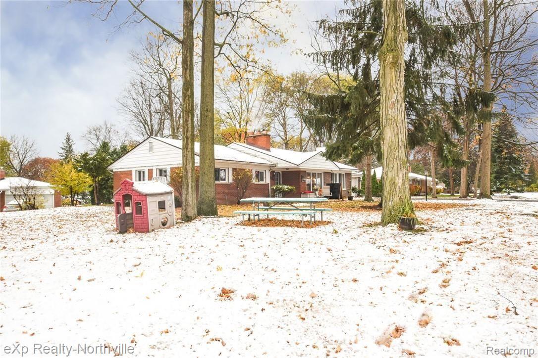 28471 Thorny Brae Road Farmington, MI 48331 - Photo 24 of 27 DSC_7633-Edit.jpg