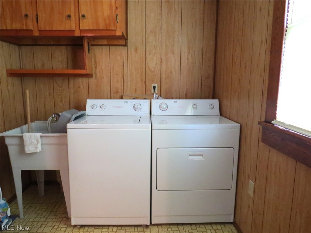 10130 Lee Road Minerva, OH 44657 - Photo 22 of 35 Laundry room off the garage.