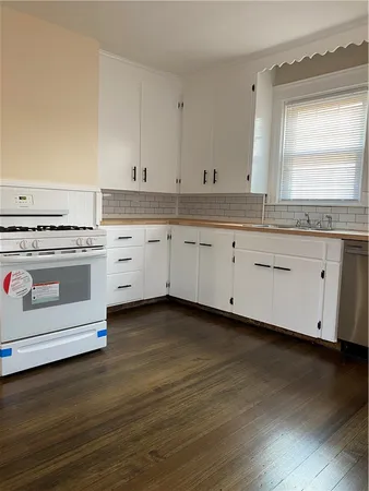 $2,300 | 130 Wollaston Street, Unit 1, Cranston, RI 02910