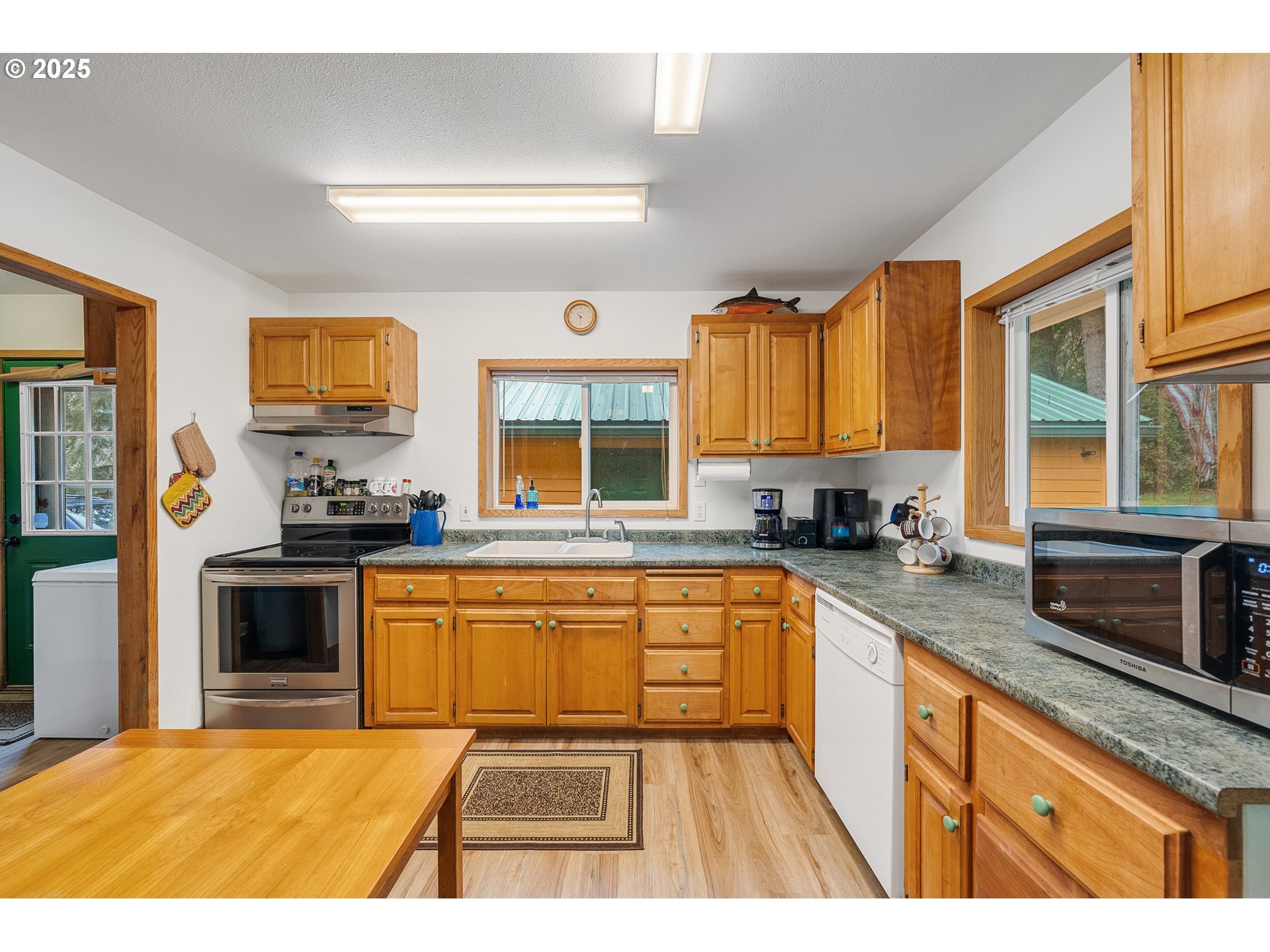 9580 Kilchis River Road Tillamook, OR 97141 - Photo 11 of 36 Gallery Image 11