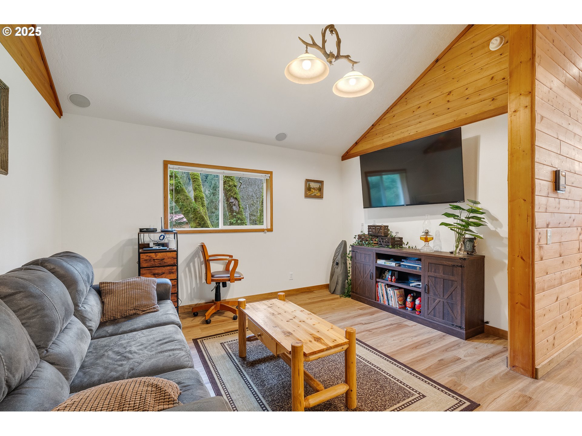 9580 Kilchis River Road Tillamook, OR 97141 - Photo 15 of 36 Gallery Image 15