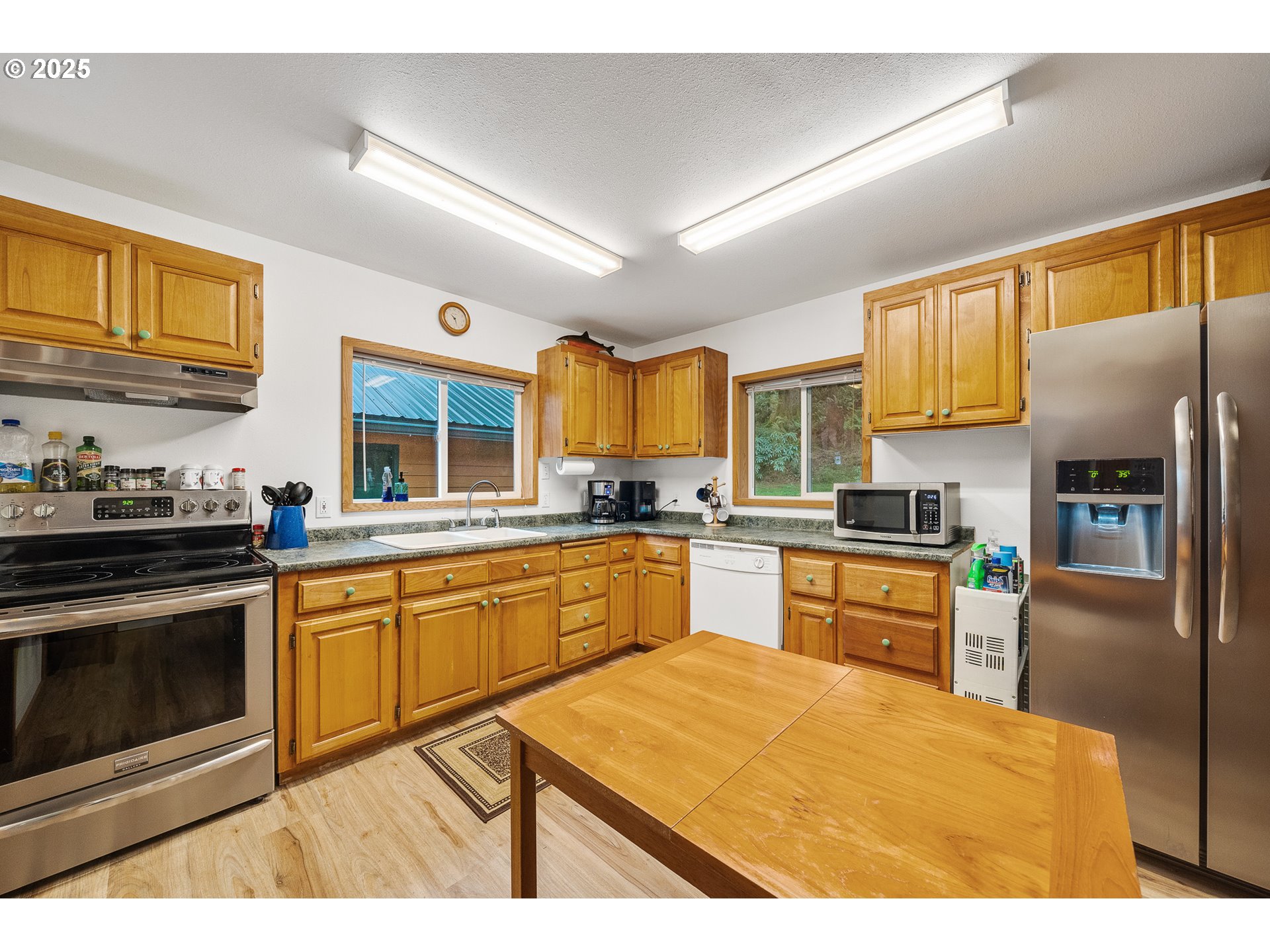 9580 Kilchis River Road Tillamook, OR 97141 - Photo 9 of 36 Gallery Image 9