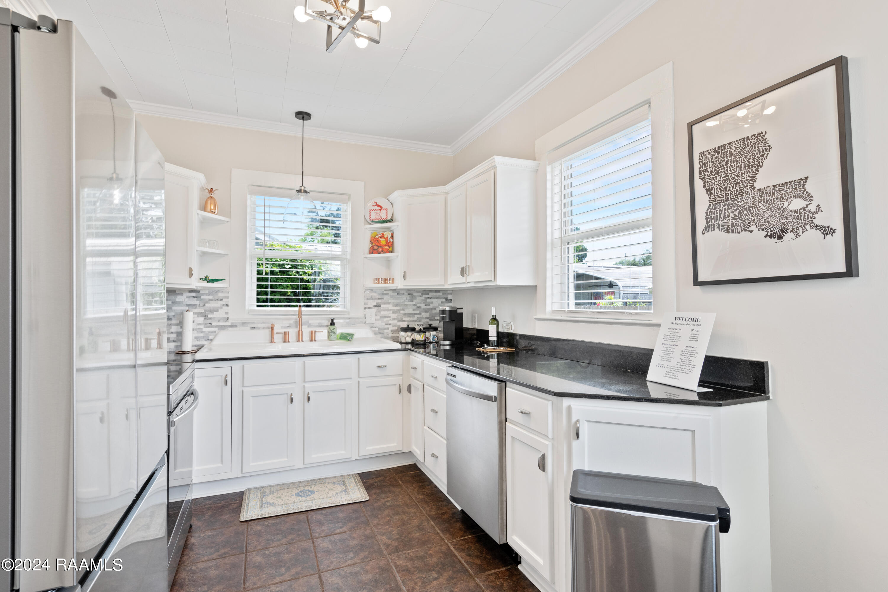 527 St Joseph Street Lafayette, LA 70506 - Photo 12 of 47 527StJoseph-44