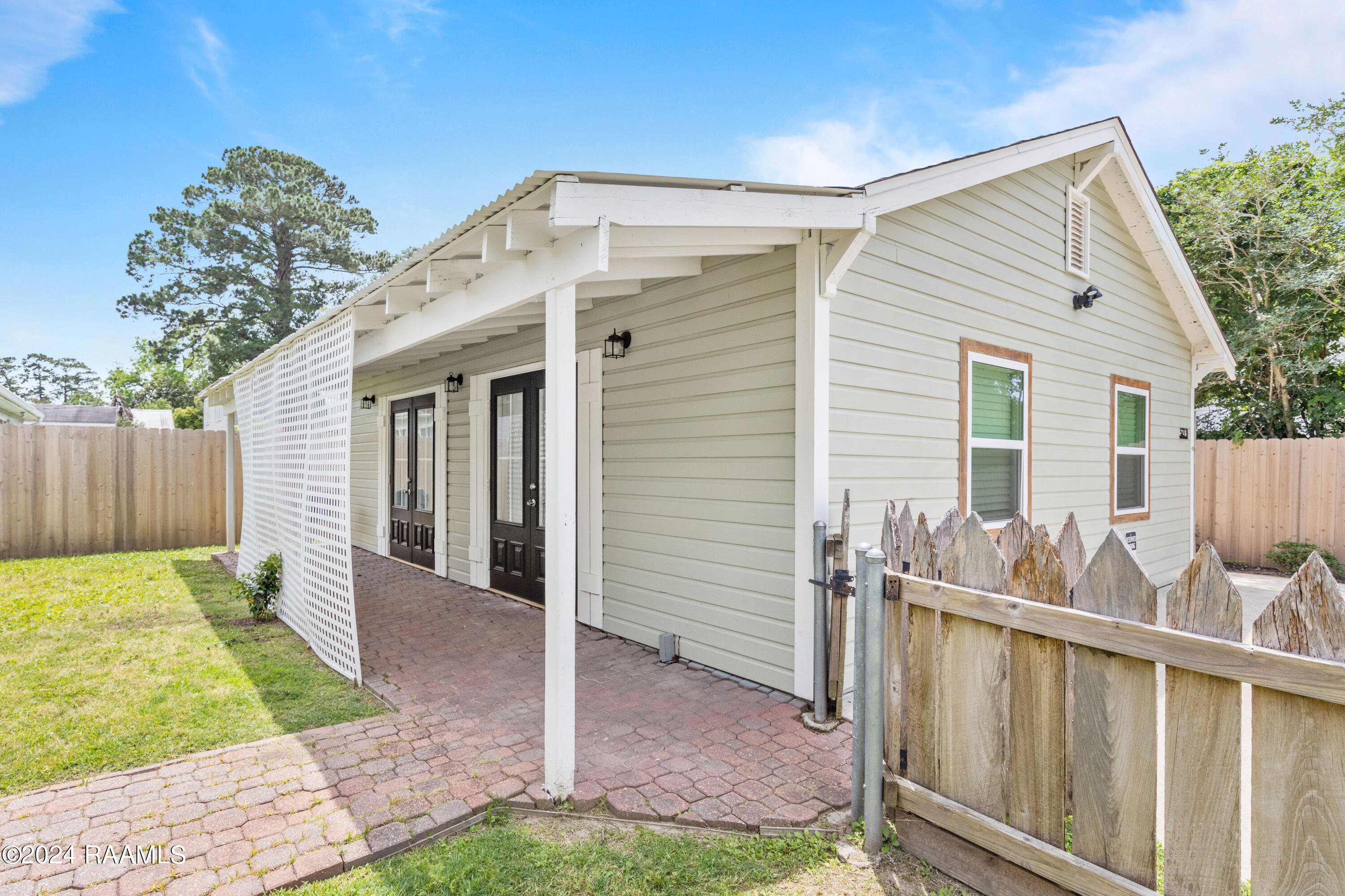 527 St Joseph Street Lafayette, LA 70506 - Photo 28 of 47 527StJoseph-15