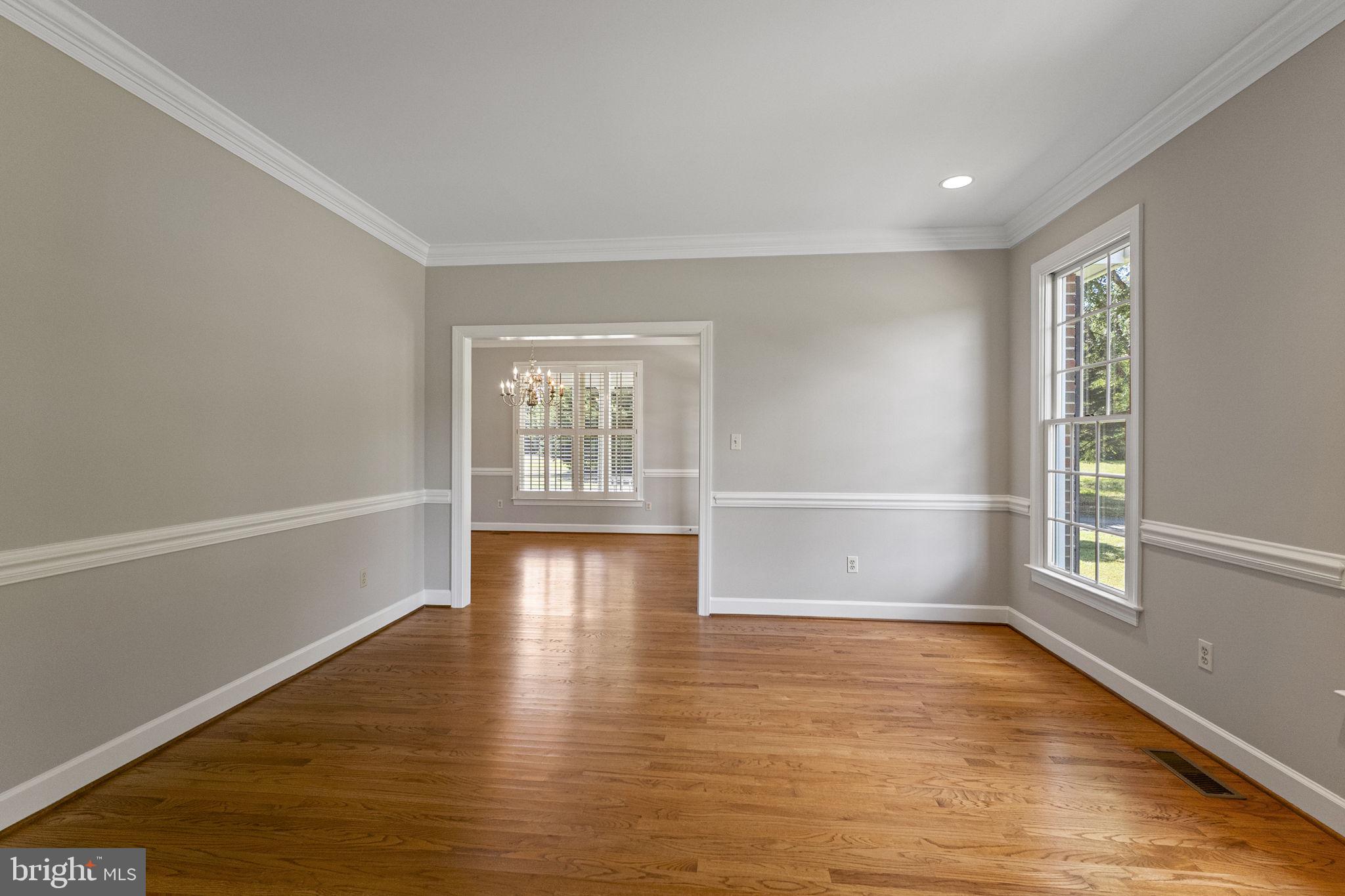 15906 Barnesville Road Boyds, MD 20841 - Photo 14 of 57 Living room