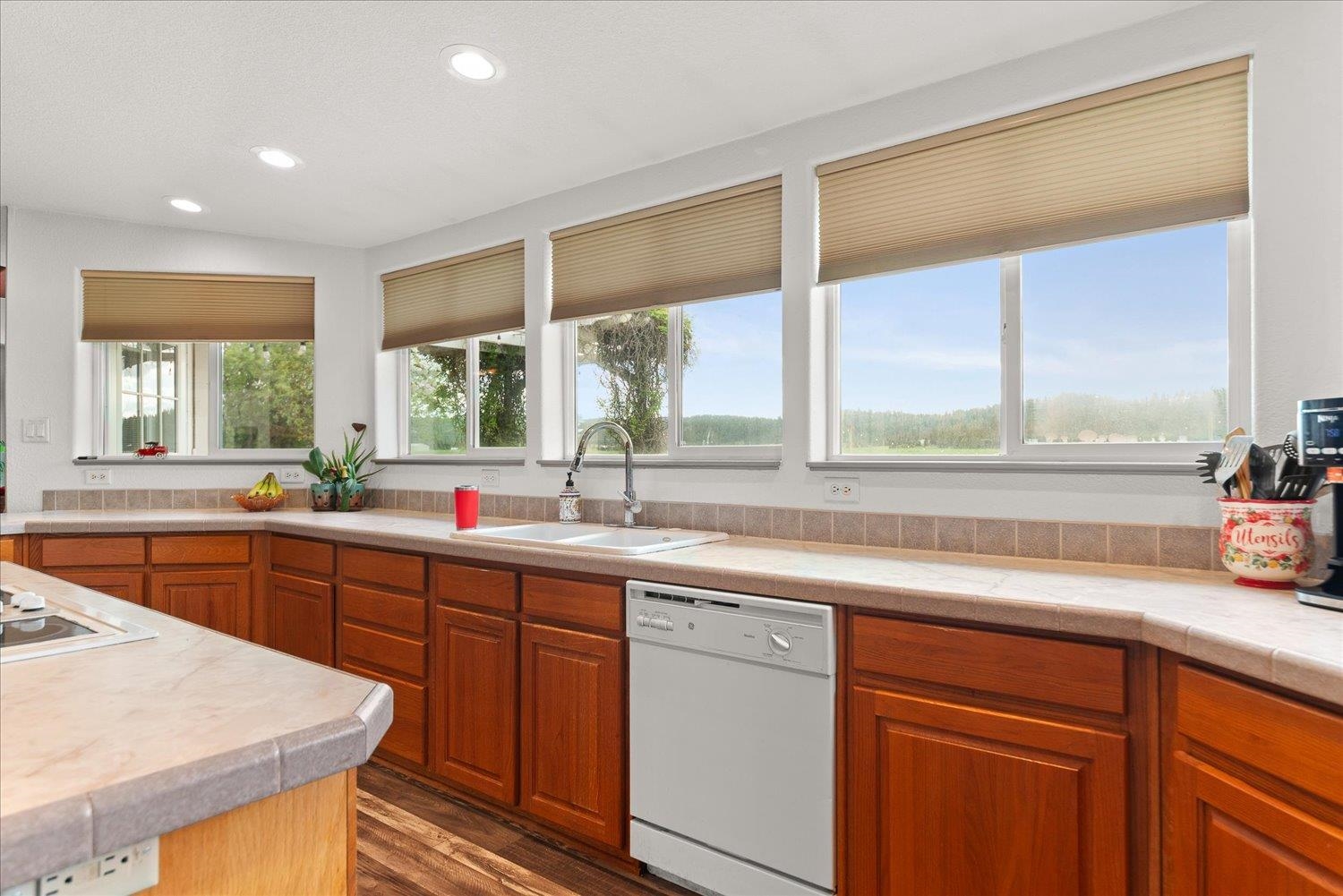 20211 North Austin Road Colbert, WA 99005 - Photo 15 of 49