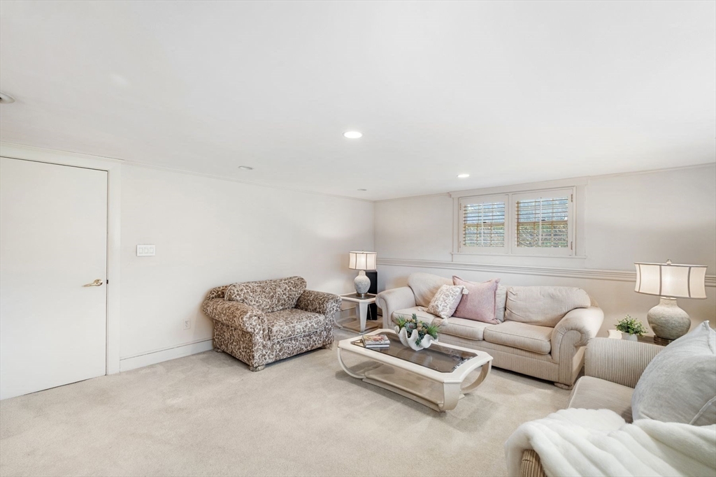 21 Phillips Avenue Swampscott, MA 01907 - Photo 19 of 38