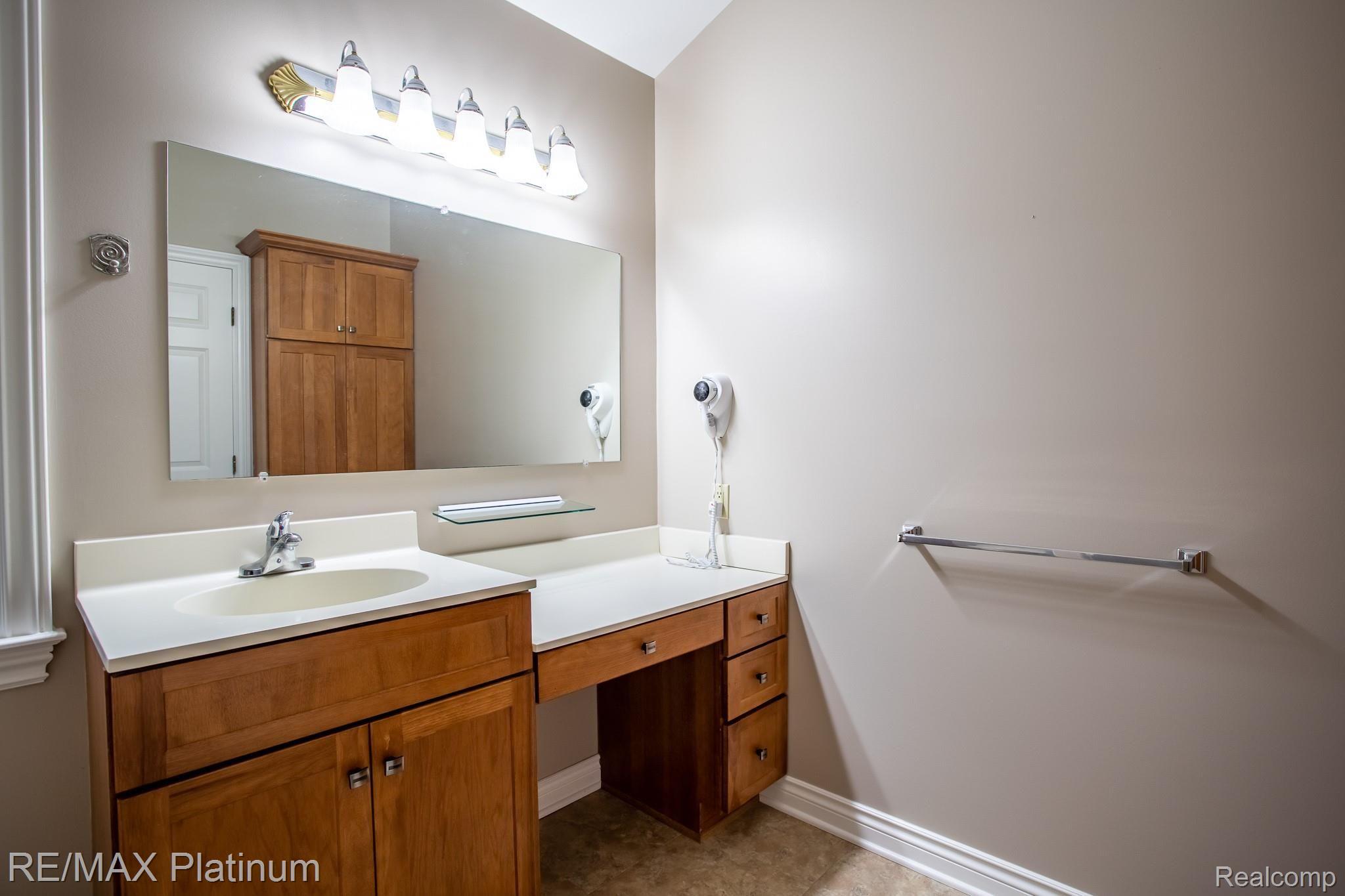 4871 Pratt Road Ann Arbor, MI 48103 - Photo 29 of 67 IMG_7049-HDR.jpg