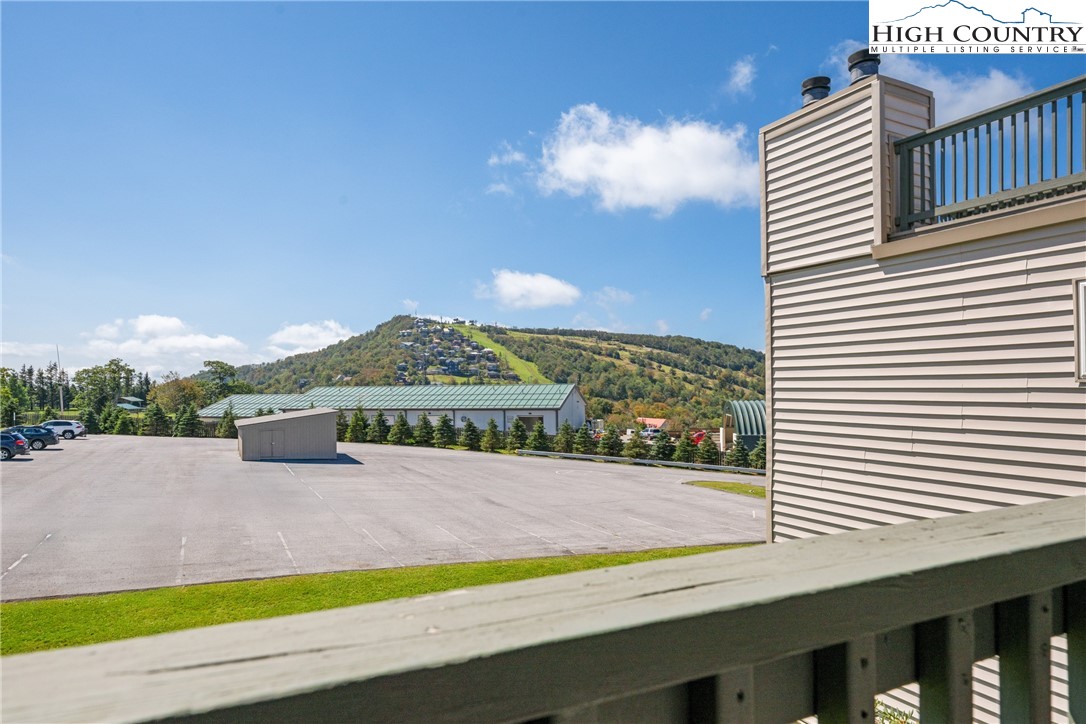 301 Pinnacle Inn Road, Unit 3207 Beech Mountain, NC 28604 - Photo 2 of 37 a view of a backyard