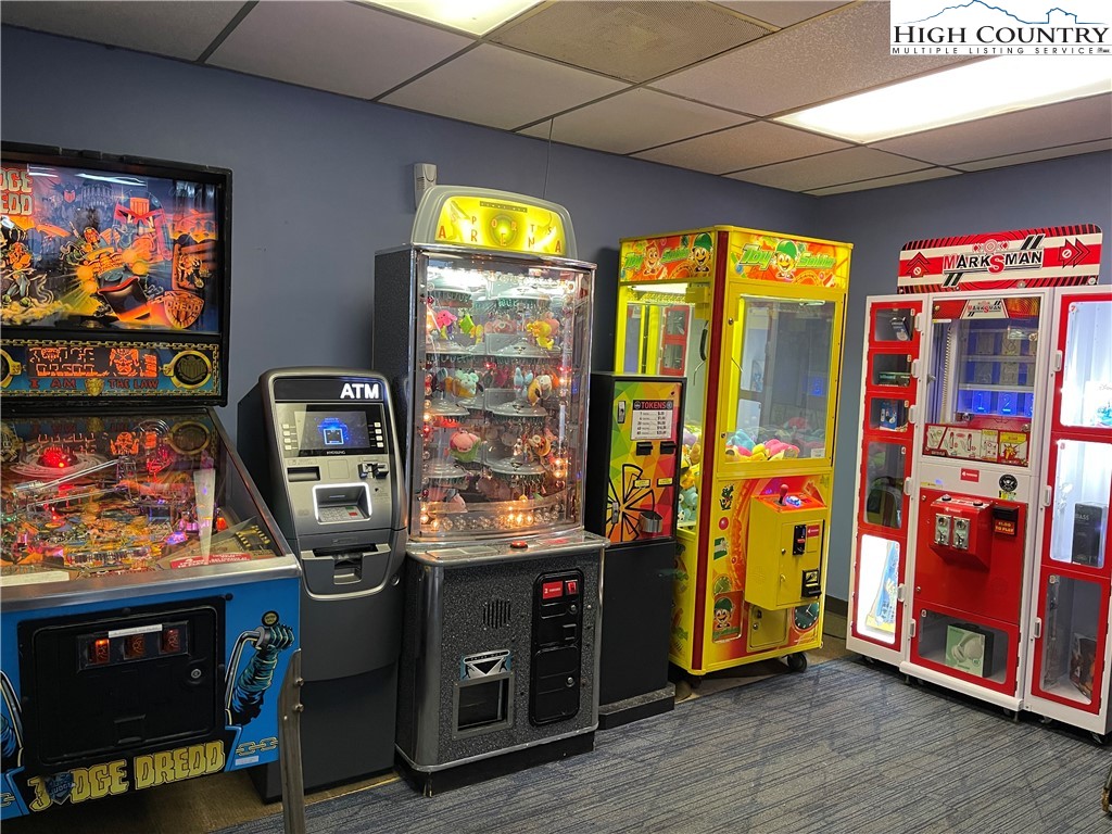 301 Pinnacle Inn Road, Unit 3207 Beech Mountain, NC 28604 - Photo 33 of 37 a view of a room with gym equipment