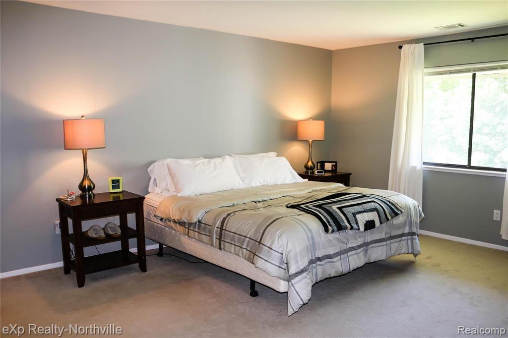 30594 Orchard Lake Road, Unit 49 Farmington Hills, MI 48334 - Photo 4 of 19