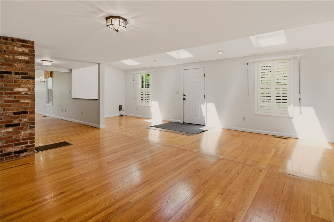 1861 East Main Road Portsmouth, RI 02871 - Photo 4 of 35 View of Living Room toward front entry