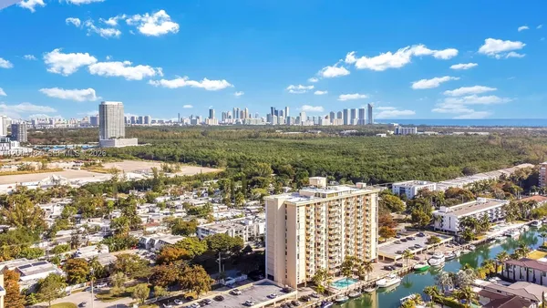 $2,200 | 2350 Northeast 135th Street, Unit 1207, North Miami, FL 33181
