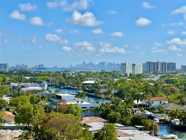 $2,200 | 2350 Northeast 135th Street, Unit 1207, North Miami, FL 33181