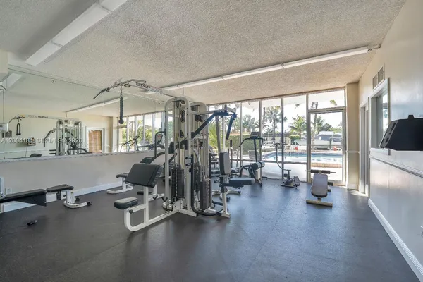 $2,200 | 2350 Northeast 135th Street, Unit 1207, North Miami, FL 33181