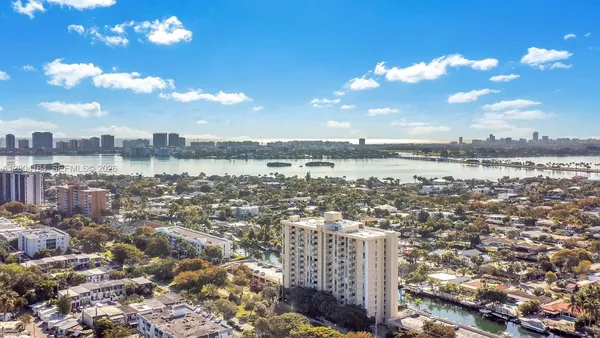 $2,200 | 2350 Northeast 135th Street, Unit 1207, North Miami, FL 33181