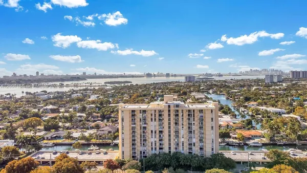 $2,200 | 2350 Northeast 135th Street, Unit 1207, North Miami, FL 33181