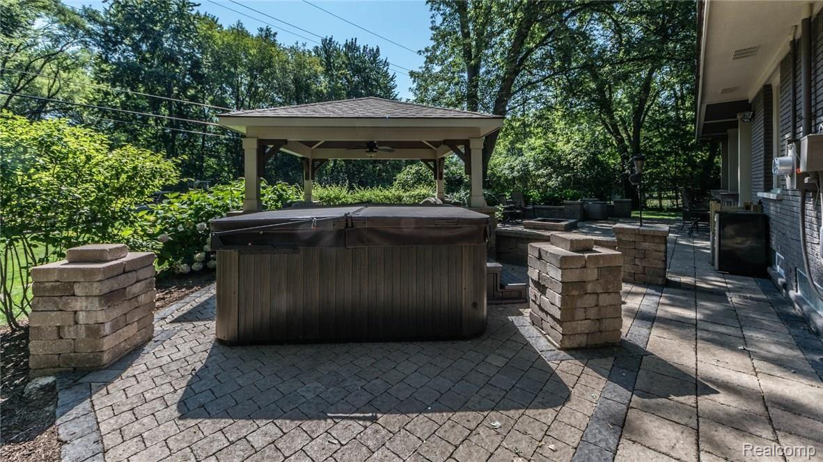 16512 Farmington Road Livonia, MI 48154 - Photo 56 of 80 dsc_0064.jpg
