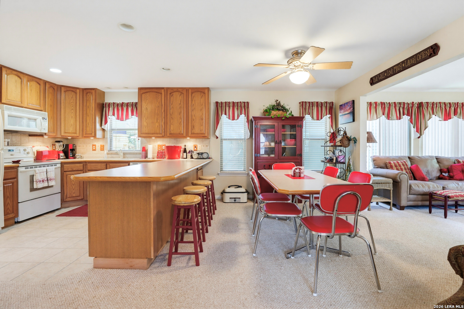 932 Pebble Beach Road Northwest Lakehills, TX 78063 - Photo 7 of 45