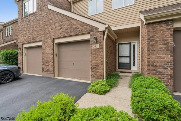 $4,400 | 251 Plymouth Court, Unit 251, Madison, NJ 07940