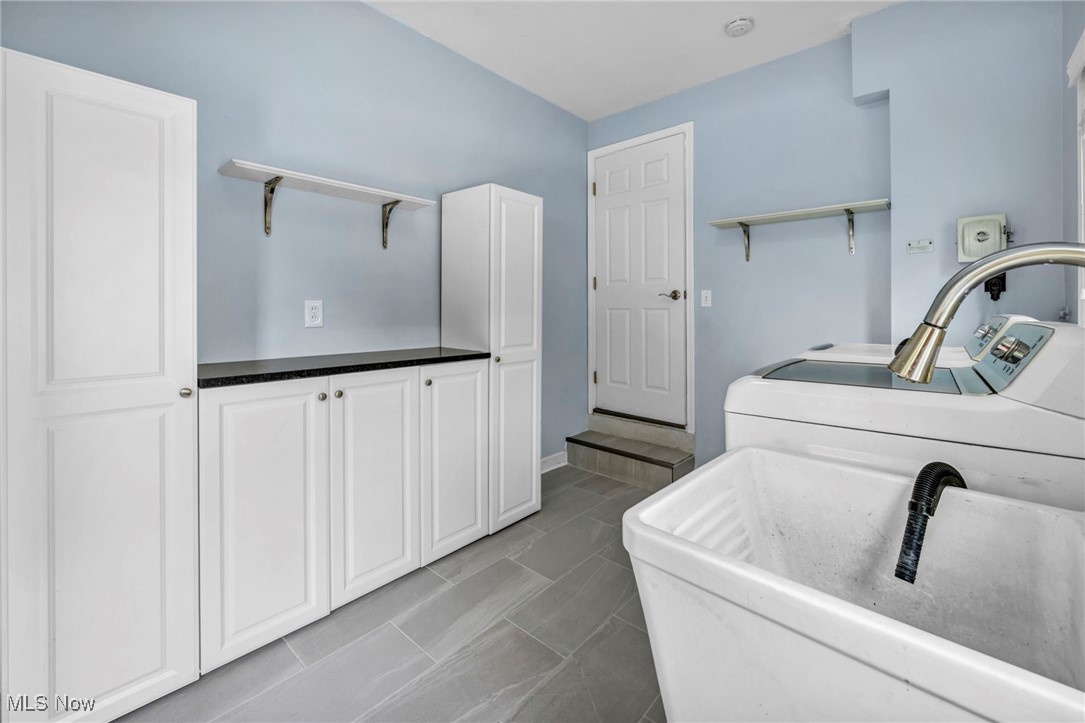 1167 Croyden Road Lyndhurst, OH 44124 - Photo 20 of 39