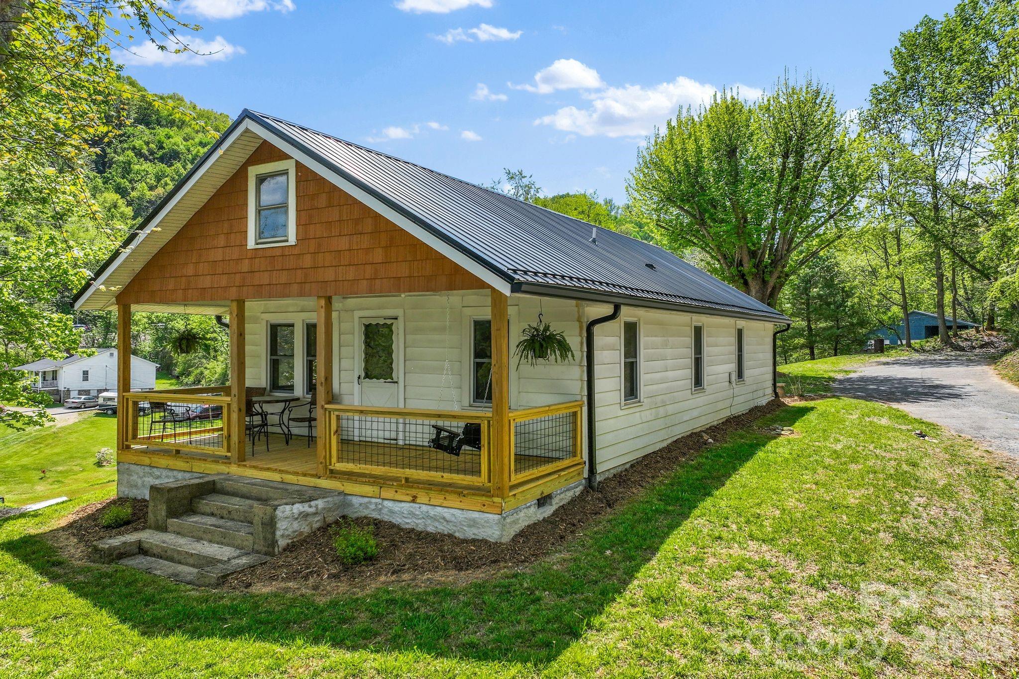 88 Mingus Cove Road Canton, NC 28716 - Photo 2 of 27