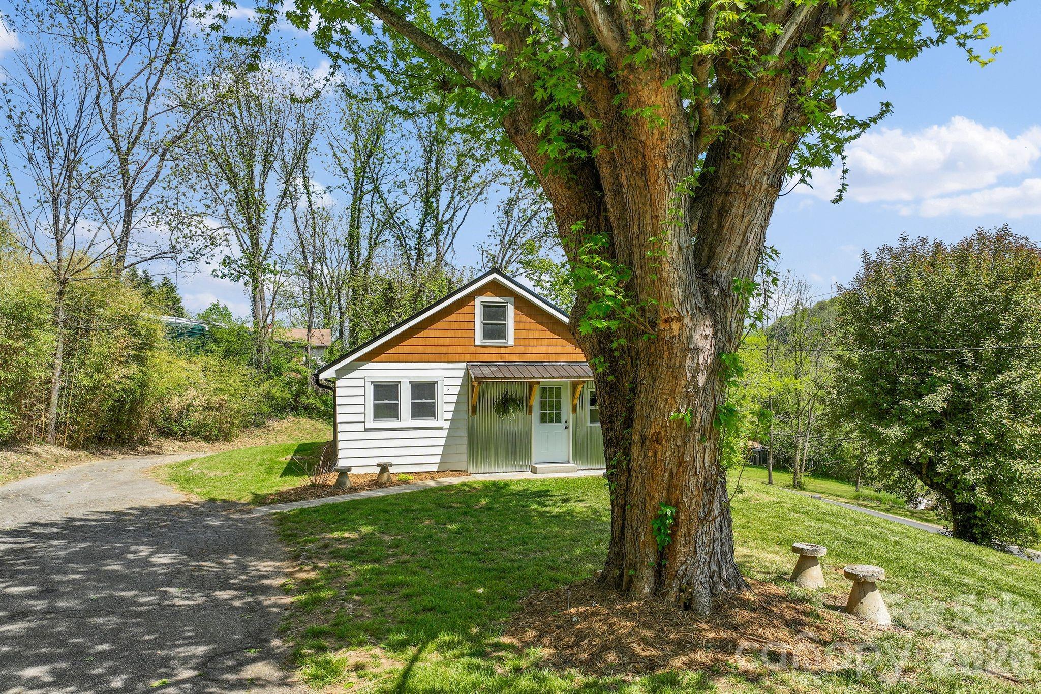 88 Mingus Cove Road Canton, NC 28716 - Photo 22 of 27