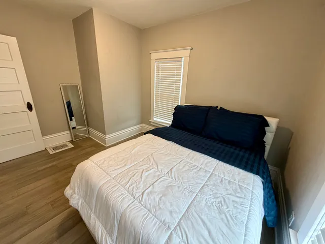 $2,800 | 500 Barrett Street, Elgin, IL 60120