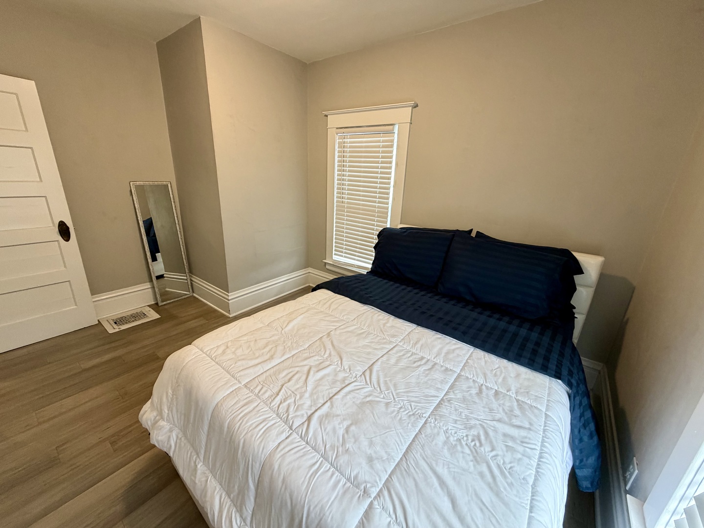 500 Barrett Street Elgin, IL 60120 - Photo 11 of 24