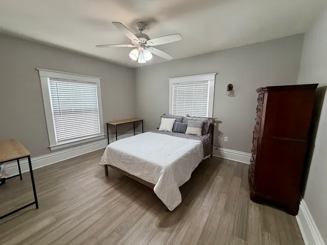 $2,800 | 500 Barrett Street, Elgin, IL 60120